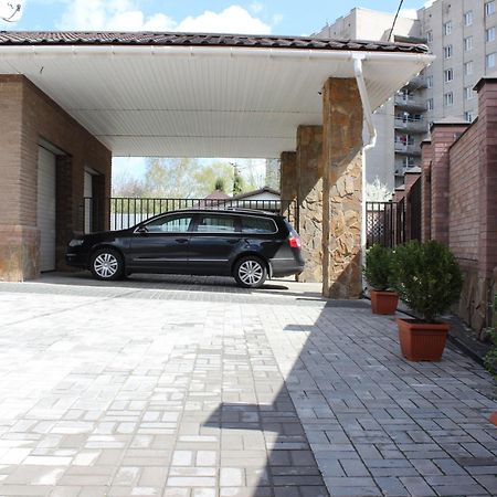 Barin House Hotel Soemy Buitenkant foto