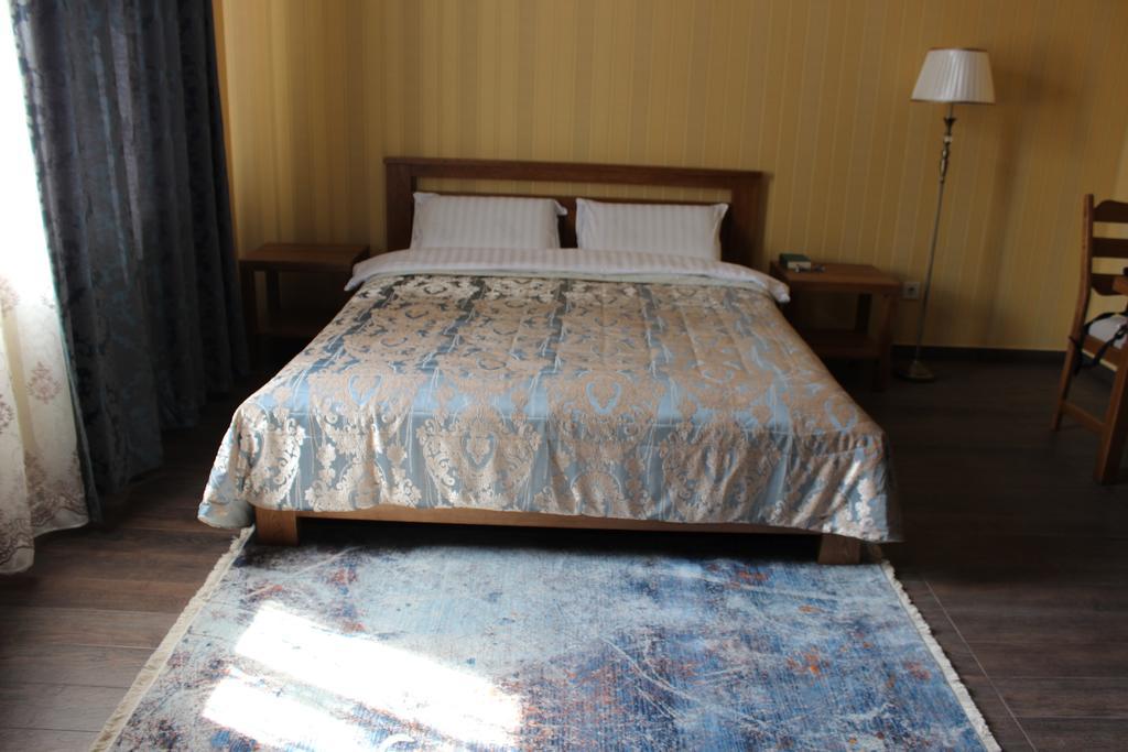 Barin House Hotel Soemy Buitenkant foto