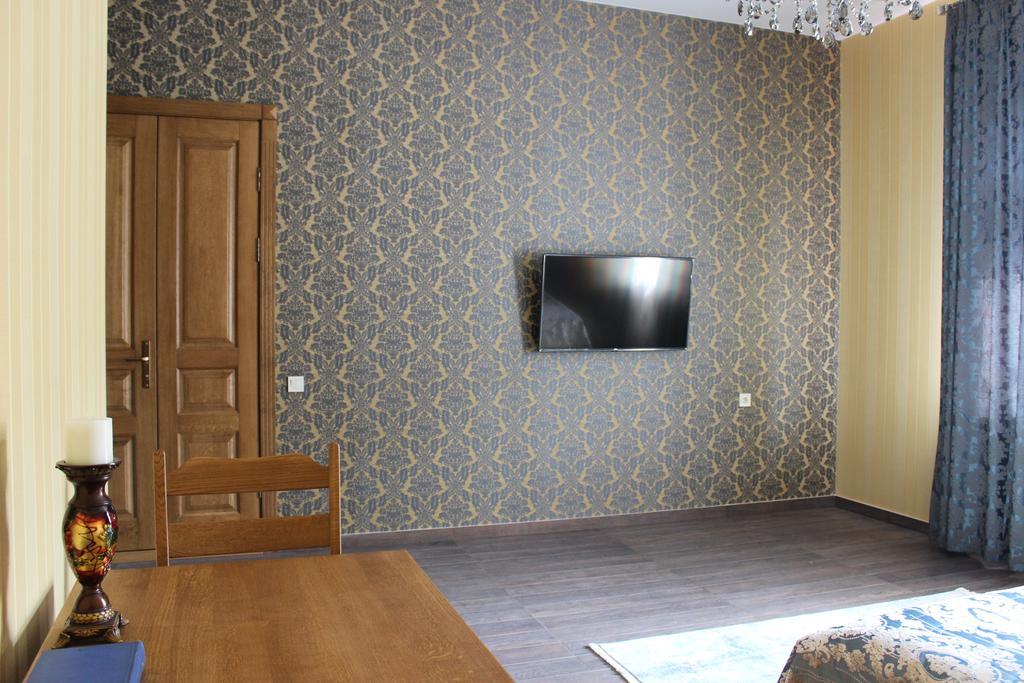 Barin House Hotel Soemy Buitenkant foto