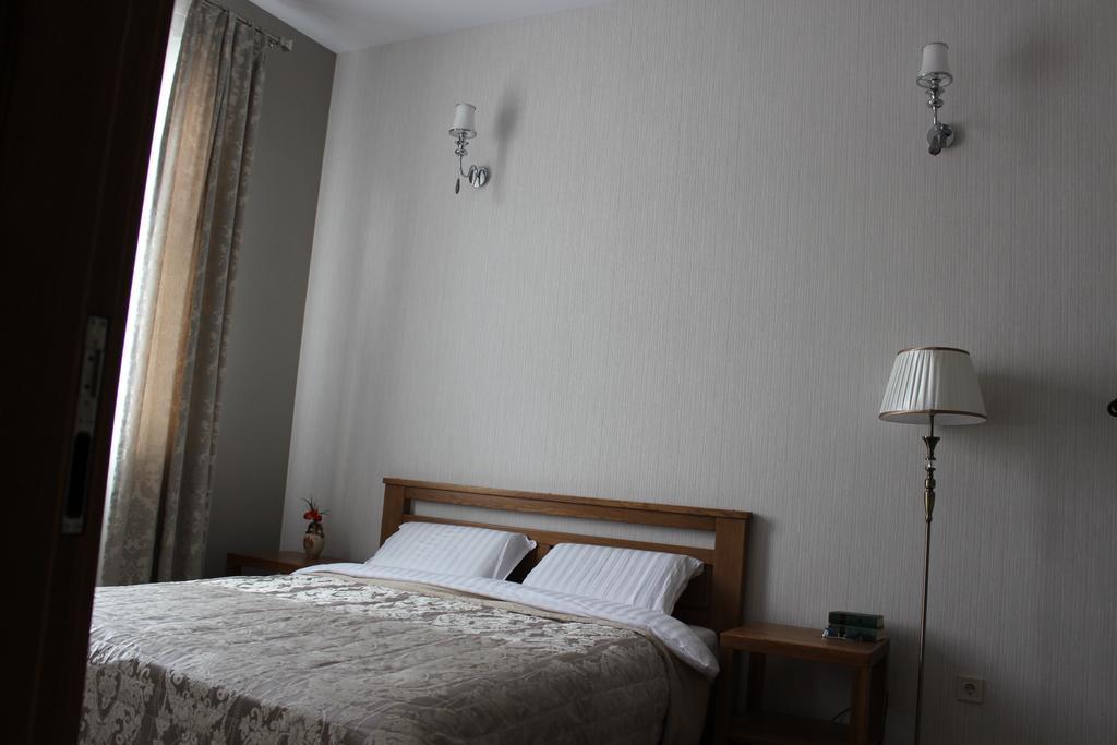 Barin House Hotel Soemy Buitenkant foto