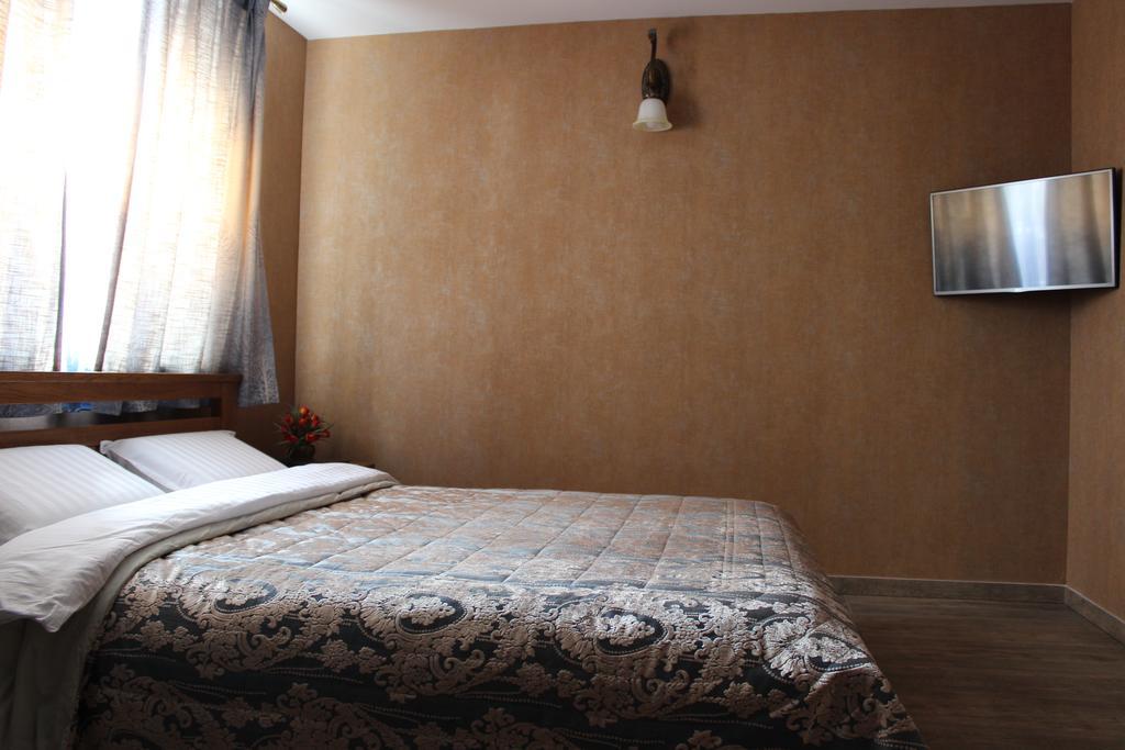 Barin House Hotel Soemy Buitenkant foto