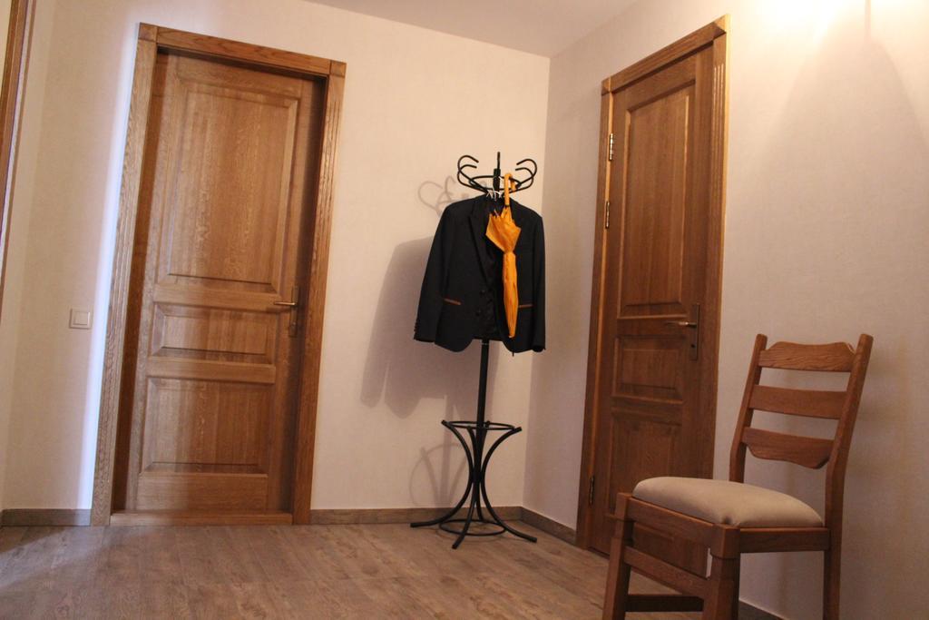 Barin House Hotel Soemy Buitenkant foto