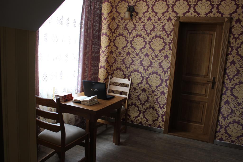 Barin House Hotel Soemy Buitenkant foto