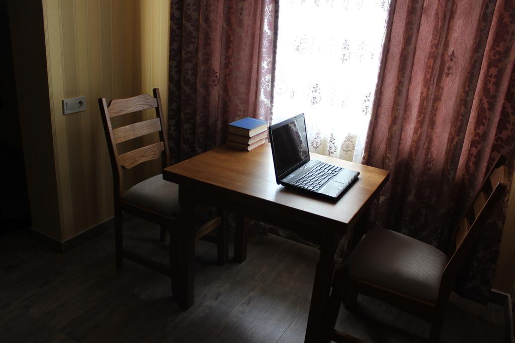 Barin House Hotel Soemy Buitenkant foto