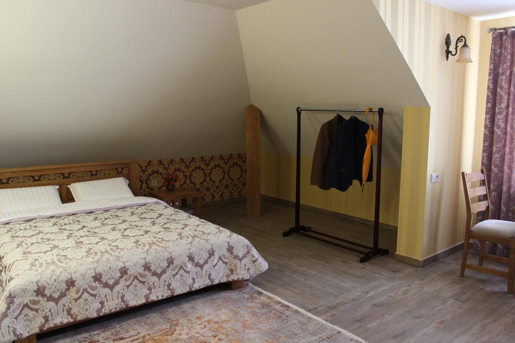 Barin House Hotel Soemy Buitenkant foto