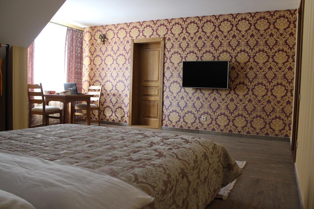 Barin House Hotel Soemy Buitenkant foto