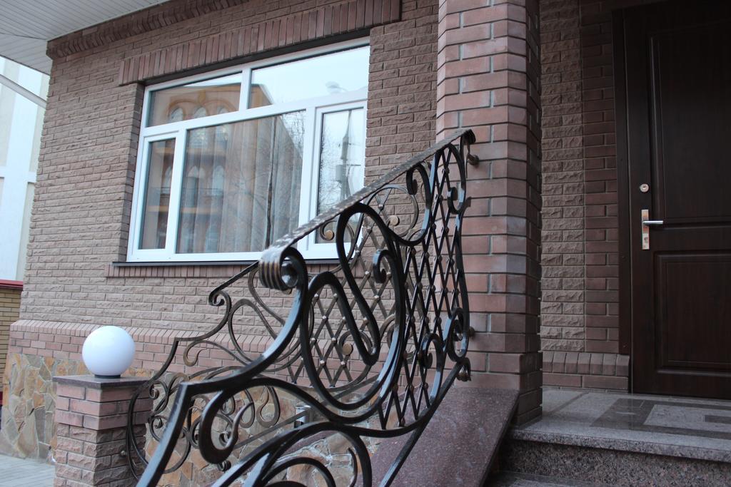 Barin House Hotel Soemy Buitenkant foto